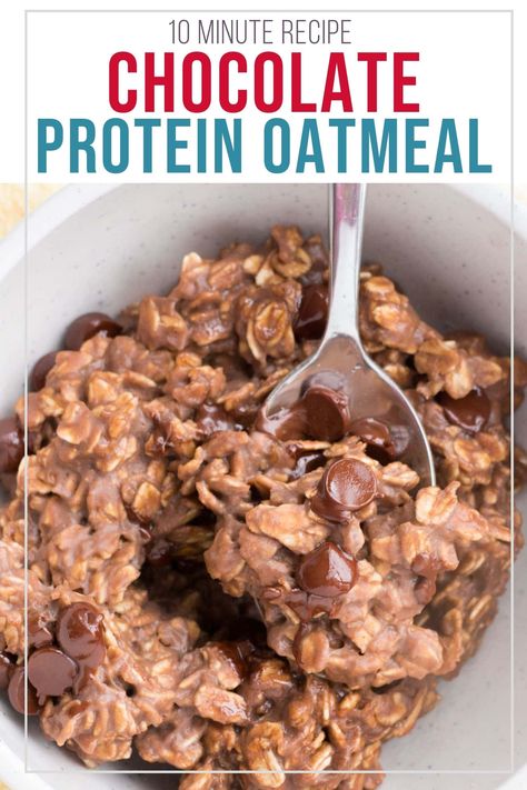 Chocolate Protein Powder Oatmeal is a healthy breakfast recipe! This protein oatmeal is made with chocolate protein powder and chocolate chips! Who doesn't want chocolate for breakfast? Protein Powder Oatmeal, Chocolate Protein Oatmeal, Protein Baking, Protein Oatmeal, Healthy Food Habits, Healthy Breakfast Recipe, Healthy Food Menu, Protein Powder Recipes, Healthy Food Facts