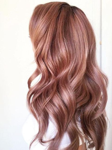 It's Official: These Hair Colours are Everywhere (Including on Pinterest) #hairtrends #rosegold #pinkhair Rose Gold Toner Hair, Rose Hair Color, Color Melting Hair, Blond Rose, Make Up Foundation, Gold Hair Colors, Hair Color Rose Gold, Hair Color Chocolate, Rosa Coral