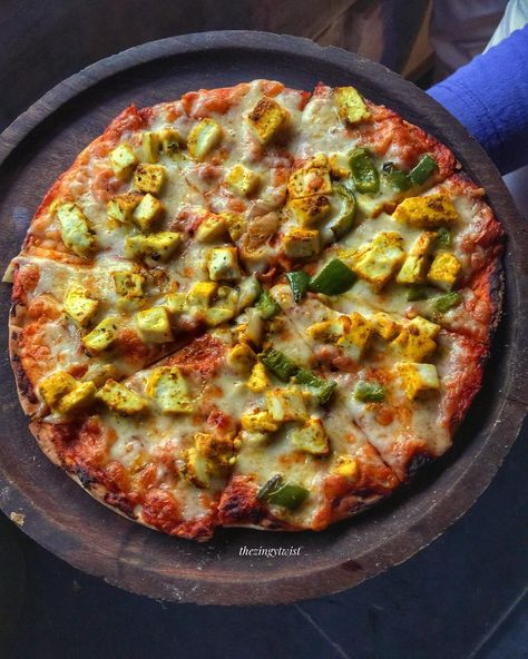 Paneer Tikka Pizza, Butter Masala, Motivate Me, Paneer Tikka, A Pizza, Something Else, Paneer, Vegetable Pizza, Quiche