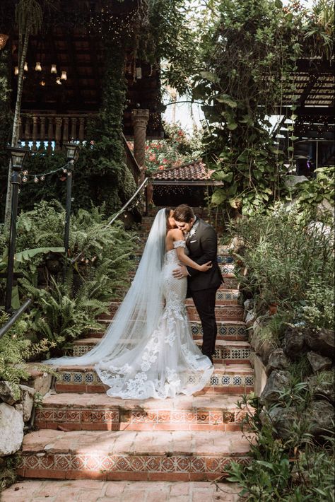 Destination wedding just in time before the locked down at Hacienda Siesta Alegre. Spanish Princess Wedding Dress, Wedding In Jalisco, Jalisco Wedding Dress, Hacienda Wedding Photography, Jalisco Wedding Haciendas, Pero Anoche Wedding, Hacienda Photoshoot, Spanish Wedding Aesthetic, Hacienda Wedding Dress