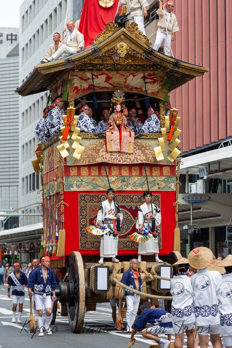 The 2019 Saki Matsuri, First Part of Gion Festival in Kyoto-Japan. Tsuki Hoko (月鉾) during the Saki-Matsuri of the Gion Festival in Kyoto-Japan. Gion Matsuri Festival, Japan Festival Aesthetic, Japan Culture Traditional, Japan Culture Aesthetic, Japanese Culture Traditional, Japanese Signs, Japanese Celebrations, Gion Festival, Gion Matsuri