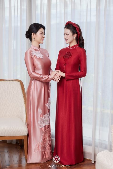 Facebook Bridesmaid Ao Dai, Vietnamese Wedding Dress, Vietnamese Wedding, Ao Dai Vietnam, Vietnamese Dress, Story Board, Hanoi Vietnam, Tea Ceremony, Dream Wedding