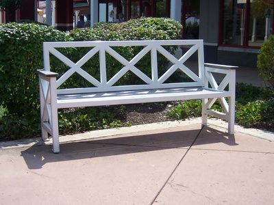 How to Make a Brace Support for a Park Bench Wooden Patio Furniture, Wood Bench Outdoor, Wooden Outdoor Furniture, Porch Bench, Outdoor Garden Bench, Wooden Garden Benches, White Bench, Wooden Patios, Patio Bench