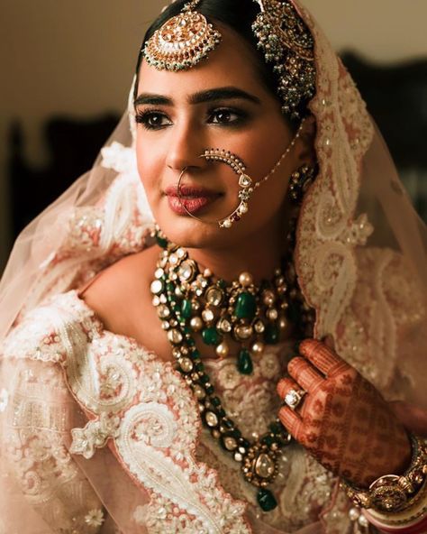 794 Likes, 12 Comments - Meera Sakhrani (@meerasakhrani) on Instagram: “ROYALTY OF PUNJAB   Bride - @singh_harjas” Meera Sakhrani, Maang Tikka Design, Russian Emerald, Tikka Designs, Nath Nose Ring, Delhi Wedding, Nyc Studio, Asian Jewelry, Blush Bride