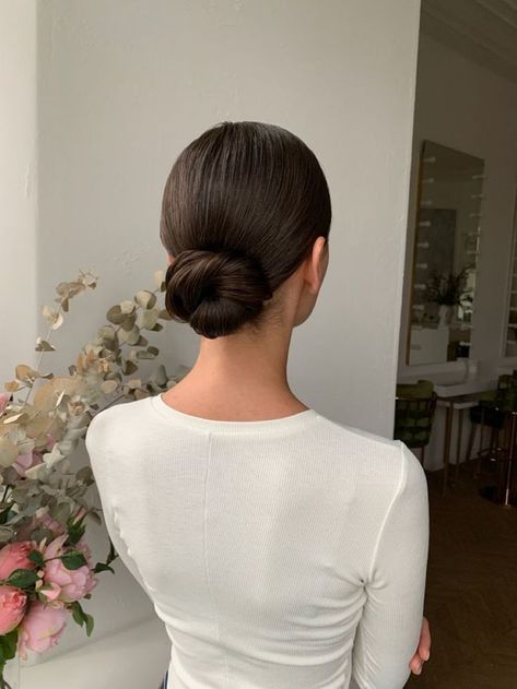 Bridal Hair Low Bun Classy, Low Bun Wedding Hair Strapless Dress, Bridal Hair Simple Bun, Sleek Bridal Bun Brunette, Bridal Low Bun Sleek, Timeless Wedding Hair Up Dos, Bridesmaid Sleek Bun, Soft Updos For Medium Hair, Low Bun Bridal Hairstyles