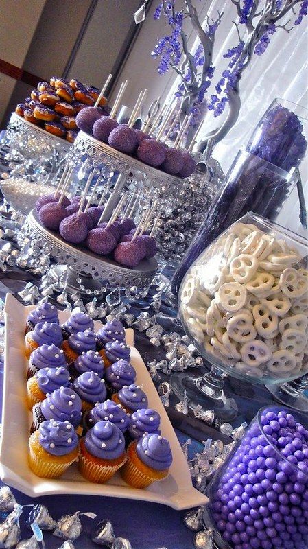 Purple Dessert Tables, Purple Candy Buffet, Diy Wedding Desserts, Purple Desserts, Purple Sweet 16, Lila Party, Sweet 16 Party Decorations, Purple Birthday Party, Gateau Baby Shower