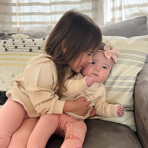 THIS is everything I ever dreamed of & I just LOVE watching the bond between these 2 grow 🥹🤍 You never know how your first born will handle a new little one joining the family & I am so incredibly grateful that big sis has embraced, accepted and fully loved on her little sister since day one 🥹😭 but also swipe to see how baby sis feels when she’s smothered a little too much 💀😆 . . . . . . . . #smallshop #smallbusiness #babyclothes #kidsclothes #babyfashion #springfashion #siblingoutfits ... Baby Sunglasses, Baby Bamboo, Sibling Outfits, Neutral Baby Clothes, Baby Ootd, Big Sis, Gender Neutral Baby Clothes, Cozy Outfit, Toddler Tees