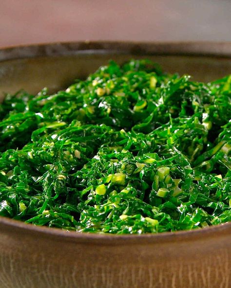 Brazilian Collard Greens Recipe | Martha Stewart Living — Super-fast collard greens? Yes, there is such a thing. Vegetarian Collard Greens, Rice Pizza, Collard Greens Recipe, Pasta Rice, Recipes Pasta, Anti Aging Food, Collard Greens, Brazilian Food, Green Vegetables