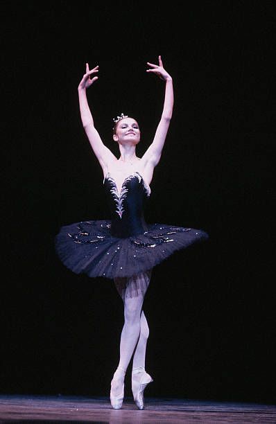 Dance Costumes Ballet, Swan Lake Ballet, Ballet Pictures, Ballet Photos, Lake Art, Ballet Costumes, Dance Art, Swan Lake, Style Mistakes