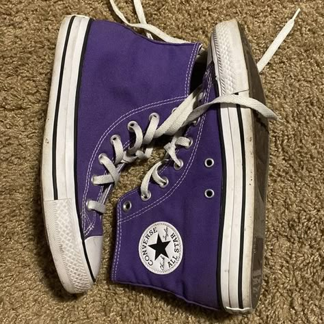 Purple Chuck Taylor All Star Hightop Converse | Size US Mens 6 Womens 8 Purple Converse Outfit, Light Purple Converse, Cool Converse, Converse Aesthetic, Purple Converse, Converse Outfit, Converse Low, High Top Converse, Purple Sneakers