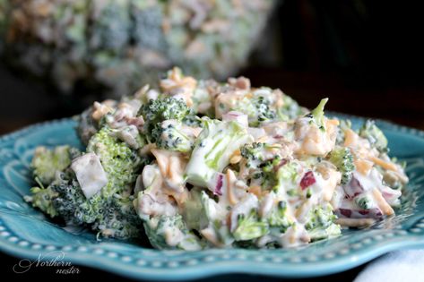 Creamy & Crunchy Broccoli Salad | THM: S Crunchy Broccoli Salad, Crunchy Broccoli, Trim Healthy Momma, Broccoli Salad Recipe, Crunchy Salad, Trim Healthy Mama Recipes, Bacon Salad, Thm Recipes, Fresh Broccoli