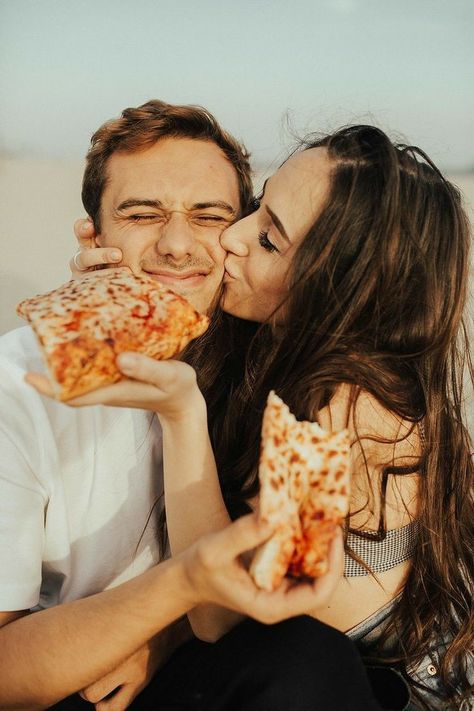 Pizza Couples, Pizza Photo, Shotting Photo, Los Angeles Wedding Photographer, Engagement Photo Poses, Engagement Photo Inspiration, Photo Couple, Pre Wedding Photoshoot, Beach Engagement