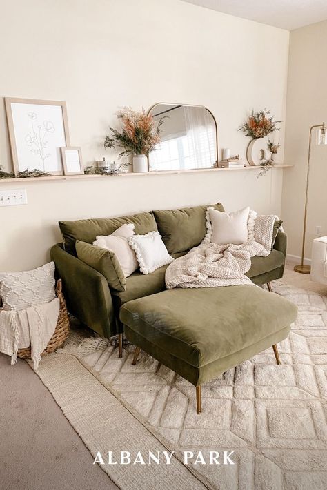 Neutral Decor With Green Accents, Green Sofa Living, Green Couch Living Room, Olive Sofa, Colored Furniture, Green Couch, Neutral Boho, Green Sofa, Neutral Living Room