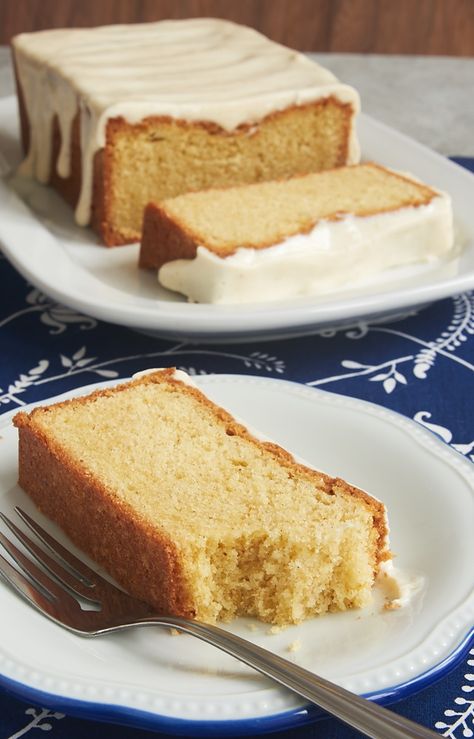 The nutty flavor of brown butter turns a traditional dessert into something extra special in this Brown Butter Pound Cake. - Bake or Break Brown Butter Cake Recipe, Desserts Board, Southern Pound Cake, Breakfast Cakes, Butter Pound Cake, Dream Bakery, Breakfast Goodies, Nice Recipes, Baking Basics