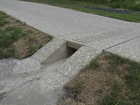 5 Best Driveway Culvert Ideas to Boost Curb Appeal Diy Culvert Ideas, Culverts Ideas, Driveway Culvert, Concrete Curbing, Boost Curb Appeal, Material Ideas, Drainage Pipe, Driveway Design, Drainage Solutions