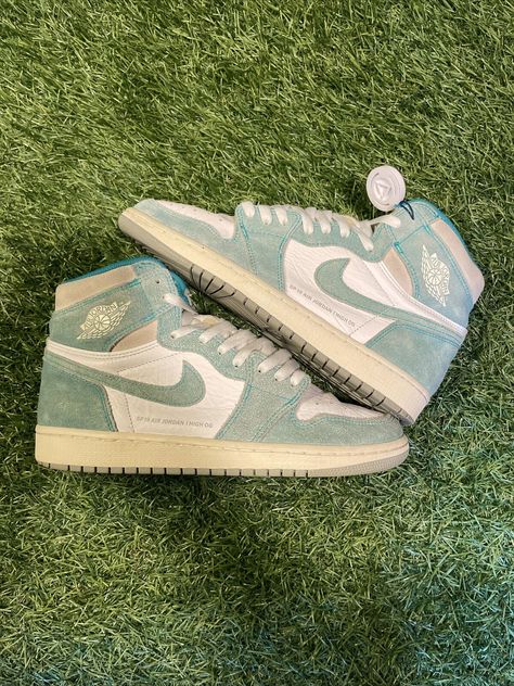 jordan 1 high turbo green size 8.5 Get a price at https://copapair.com/jordan-1-high-turbo-green-size-8-5/ Air Jordan 1 Turbo Green, Nike Jordan Air 1, Jordan 1 Turbo Green, Turbo Green, Jordan Air, Jordan 1 High Og, Air Jordan 1 High, Nike Air Jordan 1, Jordan 1 High