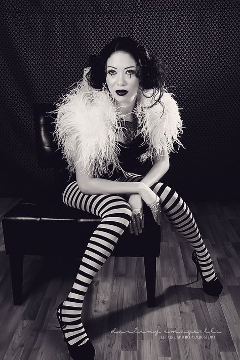 Mime Mime Costume Aesthetic, French Mime Aesthetic, Vintage Mime Costume, French Halloween Costume, Mime Photoshoot, Mime Aesthetic, Mime Outfit, Vintage Mime, French Mime