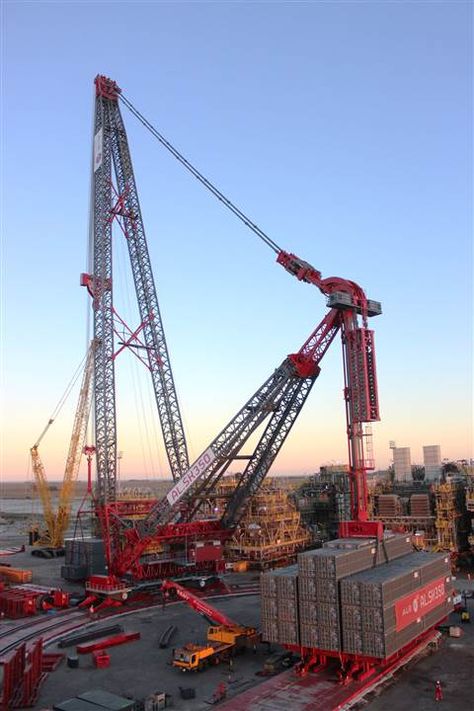 ALE load tests 5,000 tonner - KHL Group Liebherr Crane, Giant Crane, Crane Safety, Water Well Drilling Rigs, Ing Civil, Navigator Of The Seas, Mighty Machines, Crane Lift, Crane Machine