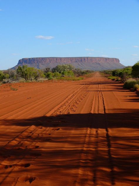 Australia Landscape, Beautiful Australia, Northern Territory Australia, Outback Australia, Australian Travel, Alice Springs, Sedona Az, Northern Territory, Six Feet Under