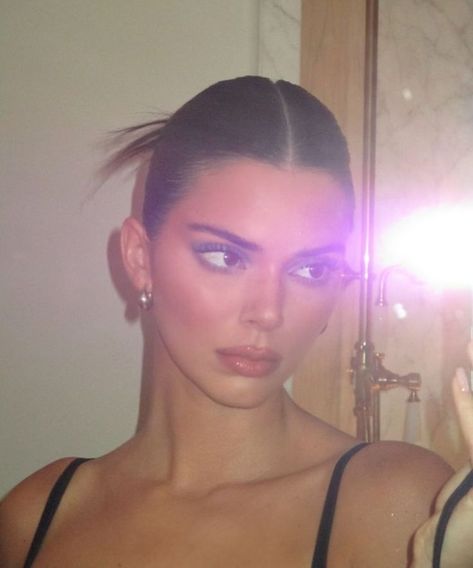 Kendall Jenner Selfie, Kendall Jenner Aesthetic, Kendall Jenner Icons, Stile Kendall Jenner, Glamour Makeup, Gisele Bundchen, Jenner Style, Kendall And Kylie, Kendall Jenner Style