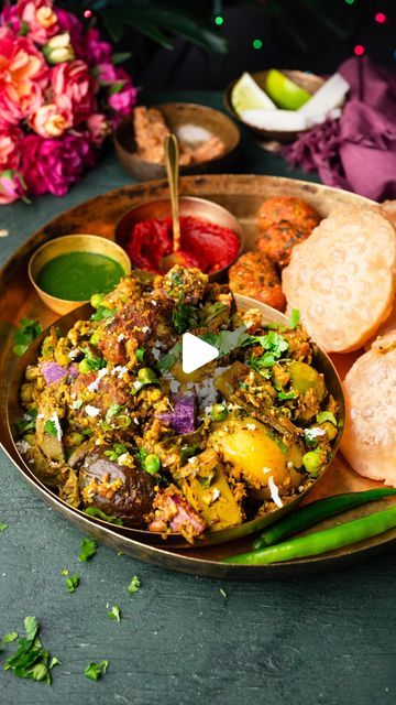 Binjal Pandya | Food Photographer and Videographer on Instagram: "Surti Undhiyu aka Gujarati Undhiyu, is a winter delicacy especially during Makar Sankranti/Utrayan. This delicious recipe is very popular in Surat, Gujarat. Surti Undhiyu is a combination of winter veggies and Methi Muthia/fenugreek dumplings, cooked in an aromatic blend of spices. The traditional Undhiyu is a seasonal curry as some of the classic ingredients like Surti papdi, green peas, potatoes, Purple Yam, eggplant and raw banana. The name of this dish comes from the Gujarati word “undhu”, which translates to upside down, since the dish is traditionally cooked upside down underground in earthen pots, termed “matlu”, which are fired from above. It’s served with puri along with Shrikhand/jalebi.  . Detailed recipe on the b Undhiyu Recipes Video, Undhiyu Recipes, Earthen Pots, Winter Veggies, Veg Curry, Raw Banana, Purple Yam, Surat Gujarat, Makar Sankranti