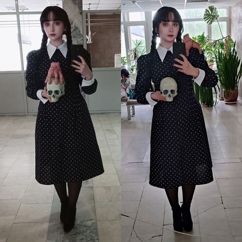 Wednesday cosplay by RinokoCosplay (instagram) Full tutorial and pattern for this dress on InspireUpLift Wednesday Addams Dress Pattern, Cosplay Sewing Patterns, Fun Facts About Bees, Wednesday Look, Wednesday Cosplay, Cosplay Sewing, Wednesday Addams Cosplay, Wednesday Addams Dress, Addams Dress