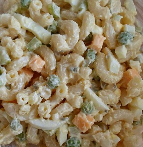 Sometimes real life gets in the way of great bloggy pics and that's a good thing! I mixed up a batch of this Creamettes Macaroni Salad  for ... Pea And Cheese Pasta Salad, Macaroni Salad Peas, Macorni Salad, Macaroni Salad With Peas, Macaroni Dishes, Pasta Cold, Camp Dinner, Salad Sides, Macaroni Salads