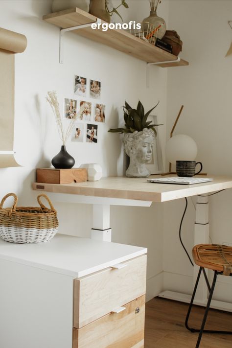 The perfect solid wood mobile pedestal made out of Canadian maple. Not only does pale beige and white office furniture brighten your workspace, but it gives it a serene and calm look and feel. Need more inspiration? Head over to our website. 📸 @kassandradekoning #brightoffice #beige #aesthetic #sitstanddesk #deskideas #homeofficedesign #office Standing Desk Design, Ikea Desk Hack, Cozy Desk, Standing Desk Office, Cozy Home Office, Desk Inspiration, Desk And Chair, Office Guest Room, Decor Ikea