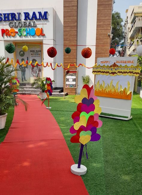 Annual Function Decoration Ideas, School Decorations Diy, Nursery Class Decoration, Stage Decoration Ideas, Soft Board, School Decoration, School Board Decoration, Stage Decoration, Preschool Arts And Crafts