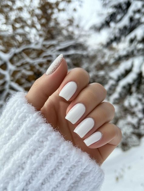 Winter White Nails 2024, Winter Nails 2025 Trends, Nails 2025 Winter, January 2025 Nails, January Nail Colors Winter, 2025 Nail Trends, Basic Winter Nails, Winter White Nails, Elegant Winter Nails