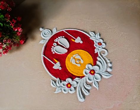 Simple White Rangoli, Dhan Teras Rangoli, Rangoli Design For Dhanteras, Dhanteras Rangoli Simple, Happy Dhanteras Rangoli, Rangoli Designs For Navratri, Rangoli For Dhanteras, Dhanteras Rangoli Design, Laxmi Rangoli