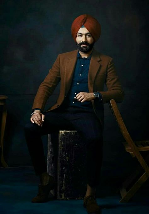 Tarsem Jassar Pics, Punjabi Kurta Pajama Men, Tarsem Jassar, Singh Street Style, Royal Blue Dress Short, Sardar Fashion, Formal Dress For Men, Trendy Bridesmaids, Formal Dresses For Men