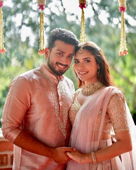 Couple Poses In Indian Outfit, Couple Pose Marriage, Couple Dress Photoshoot, Roka Poses For Couples, Kurta Couple Poses, Simple Couple Poses Indian Wedding, Traditional Dress Couple Poses, Engagement Pictures Poses Indian, Roka Ceremony Couple Poses