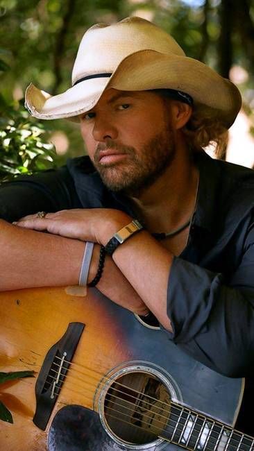 Male Country Singers, Country Guys, Gene Autry, Male Singers, Best Country Music, Toby Keith, Western Music, Garth Brooks, Country Singer