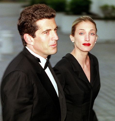 Carole Radziwill, Famous Blondes, Carolyn Bessette, Calvin Klein Store, John Junior, Jfk Jr, Celebrity Wedding, College Friends, Celebrity Weddings