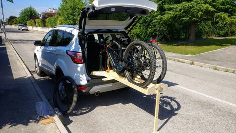 Bike Storage Inside, Campervan Storage Ideas, Campervan Storage, Suv Bike Rack, Bike Carrier Rack, Bike Hacks, Car Bike Rack, Support Velo, Build A Bike