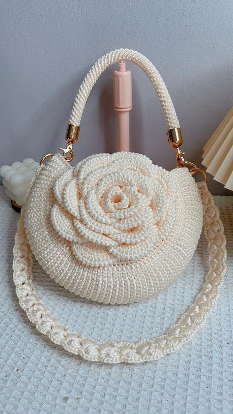 Crochet Bag Tutorials Video How To Make, Crochet Bag Video, Crochet Bag Tutorials Videos, Etsy Crochet Patterns, Bag Crochet Tutorial, Read English, Basic Knitting, Hand Knit Bag, Handbag Tutorial