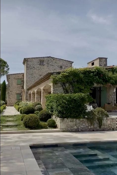 Mederteranian House, Medeteranian Homes, Meditterean House, Mediteranian Home, Medditeranean Style Home, Italian Home Aesthetic, Modern Tuscan Home, Italian Beach House, Italy Interior Design