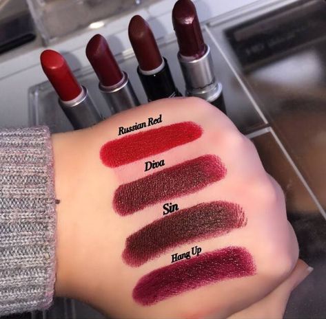 Maquillage Kylie Jenner, Mac Red Lipsticks, Shades Of Lipstick, Mac Lipstick Swatches, Mac Lipstick Shades, Red Lipstick Shades, Lipstick Dark Red, Ideas For Makeup, Red Lipstick Makeup