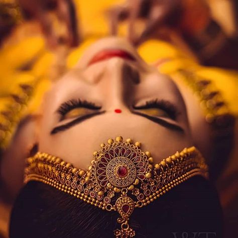 22 Guttapusalu Haram Designs That You Would Like To Grab on Sight! • South India Jewels शादी की तस्वीरें, Indian Bride Poses, Indian Bride Photography Poses, South Indian Bridal Jewellery, मेहंदी डिजाइन, Bride Photos Poses, Indian Wedding Poses, Indian Wedding Bride, Indian Wedding Photography Couples