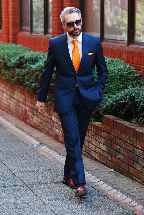 Navy Suit Orange Tie, Navy Blue Blazer Outfit, Mens Fashion 30s, Formals For Men, Bright Blue Suit, Blue Blazer Outfit, Blue Tux, Stylish Men Wear, Boda Ideas