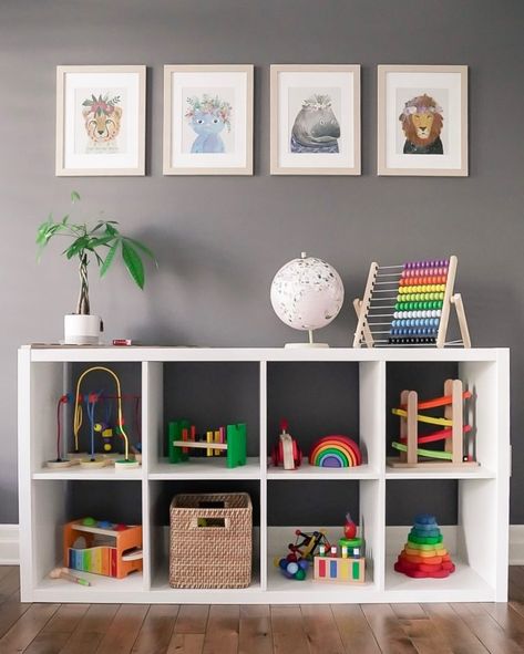 Montessori Shelves - How We Set Ours Up And What We've Learned Montessori Apartment, Montessori Toddler Bedroom, Montessori Toddler Rooms, Montessori Shelves, Toy Rotation, Maluchy Montessori, Montessori Bedroom, Montessori Playroom, Baby Playroom