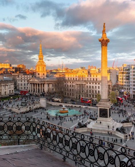 London • UK 🇬🇧 on Instagram: “Trafalgar Square is surely one of London's most famous places, but do you know whose statue is located at the centre of the square? That…” Westminster Cathedral, Trafalgar Square London, London Vibes, London Aesthetic, London History, Trafalgar Square, Voyage Europe, Rome Travel, London Photography