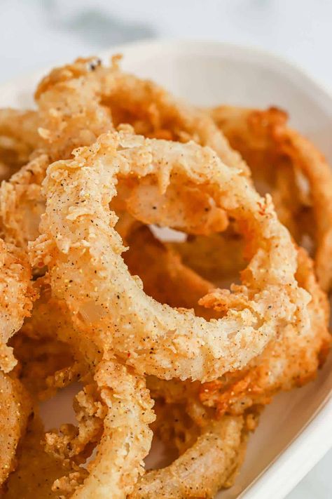 Onion Rings Recipe Easy, Fried Onion Rings Recipe, Appetizer Thanksgiving, Fried Onion Rings, Onion Rings Recipe, Grandbaby Cakes, French Fried Onions, Crispy Onions, Onion Recipes