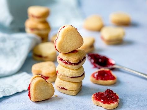 Valentines Day Cookie Recipe, Gluten Free Valentines, Strawberry Cake Mix Cookies, Nutella French Toast, Valentine Sugar Cookies, Bite Size Cookies, Raspberry Cookies, Stroopwafel, Double Chocolate Chip Cookies