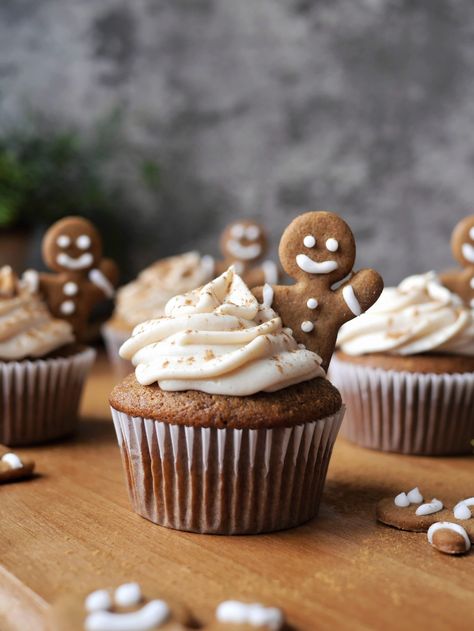 Gingerbread Cupcakes With Cream Cheese Frosting, Gingerbread Cupcakes Cream Cheese Frosting, Ginger Cream Cheese Frosting, Moist Gingerbread Cupcakes, Spiced Cream Cheese Frosting, Spice Cake Cupcakes Recipes, Ginger Cupcakes Recipe, Gingerbread Cupcakes Recipe, Soft Gingerbread Cookies Recipe