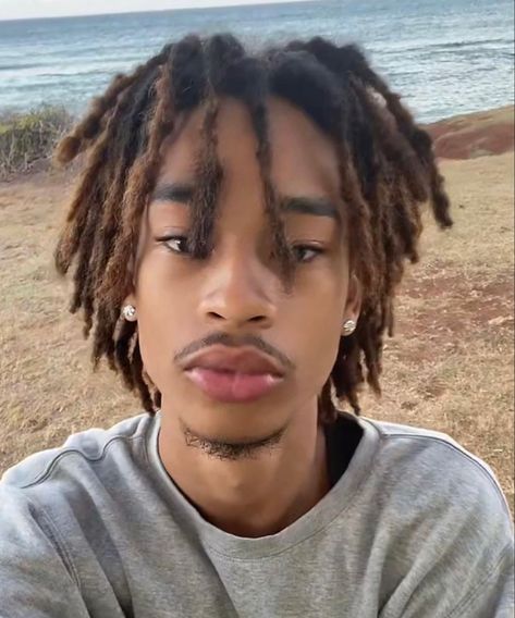 Black Male Face Claims, Dreadlocks Men, Pretty Lips, Fine Guys, Cute Dreads, Rapper Style, Black Guy, Dreadlock Hairstyles For Men, Short Locs Hairstyles