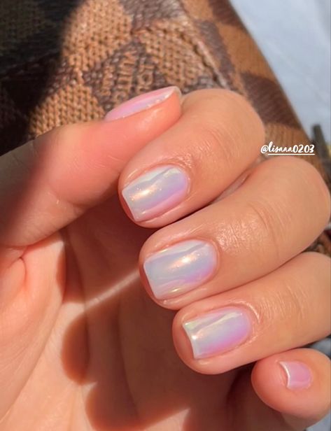 Iredesent Nails Short, Short Square Iridescent Nails, Opal Nails Short, Light Pink Chrome Nails Short Square, Irredescent Nails Light Pink, Iridescent Dip Powder Nails, Iridescent Short Nails, Opalescent Nails White, Light Pink Holographic Nails