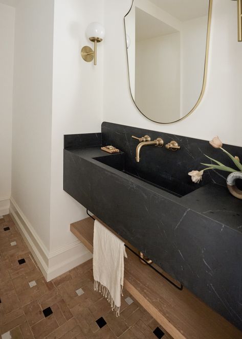 powder bath floating vanity Floating Marble Vanity, Floating Marble Sink, Bathroom Interior Design Wood, Floating Sink Vanity, Floating Bathroom Sink, Floating Vanity Bathroom, Black Granite Sink, Bathroom Interior Design Luxury, 70s Interior Design