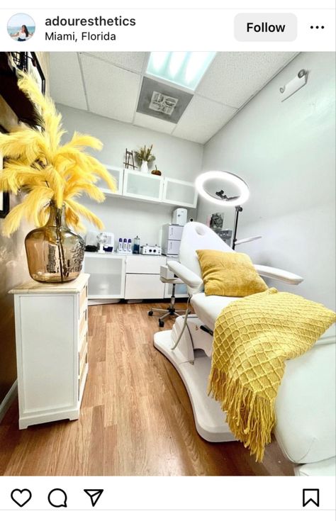 Yellow Esthetician Room, Yellow Esthetics, Iv Spa, Boho Salon Suite, Esthetician Ideas, Lash Room Ideas, Lash Room Decor, Esthetician Room Decor, Esthetics Room